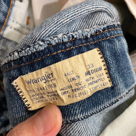 Vintage Wrangler USA Medium Light Blue Wash Distressed Denim Jeans Mens 30 - Picture 8 of 13